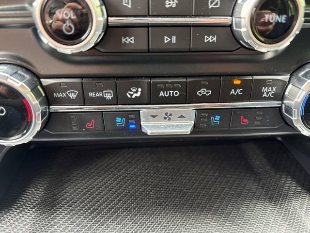 Certified 2023 Ford F150 Raptor w/ Raptor 37 Performance Package AWD/4WD image 29