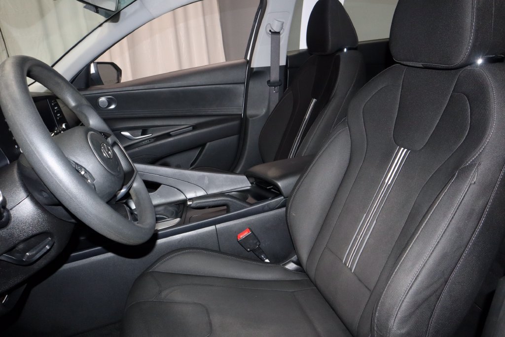 Used 2022 Hyundai Elantra SEL FWD image 24