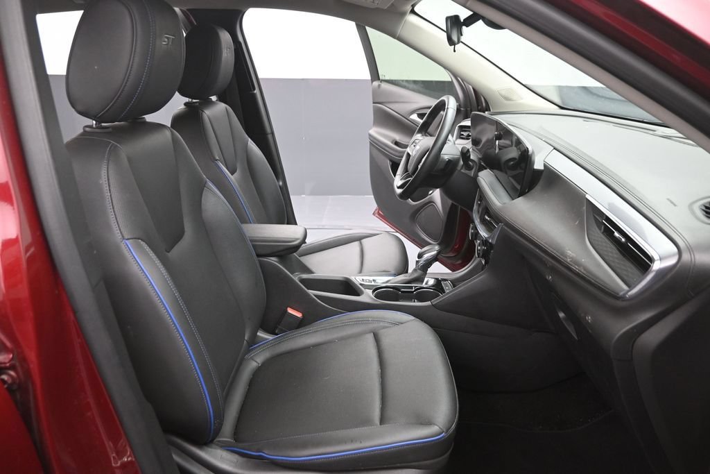 Used 2025 Buick Encore GX Sport Touring FWD image 16