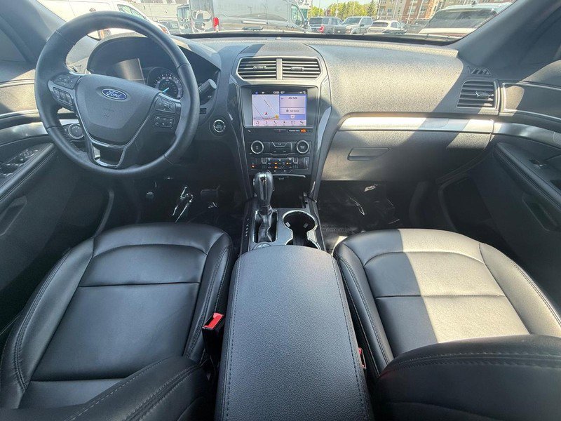 Certified 2019 Ford Explorer XLT w/ Equipment Group 202A AWD/4WD image 17