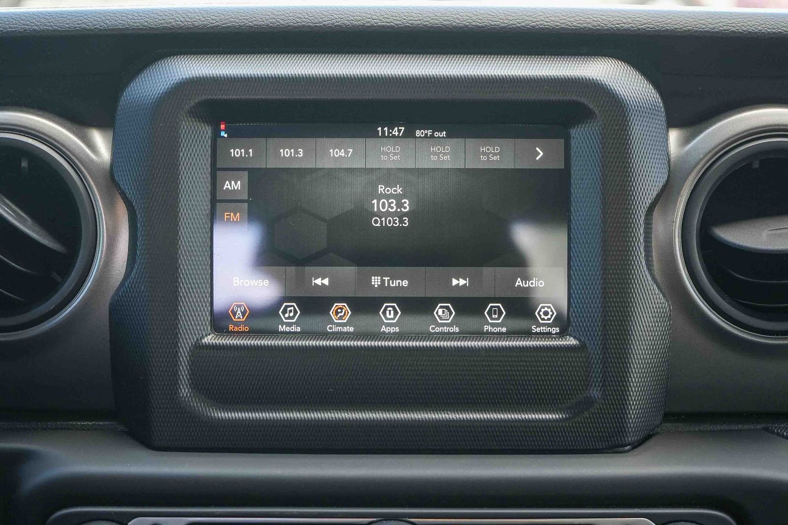 Used 2023 Jeep Gladiator Sport AWD/4WD image 16