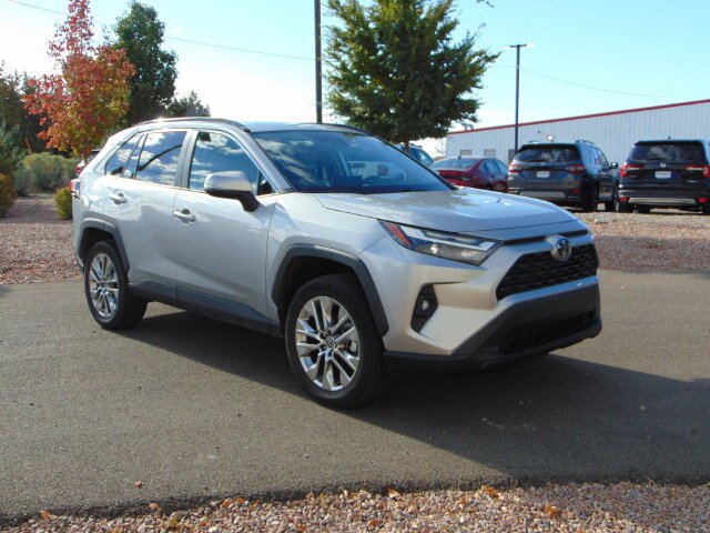 Used 2022 Toyota RAV4 XLE Premium AWD/4WD image 8