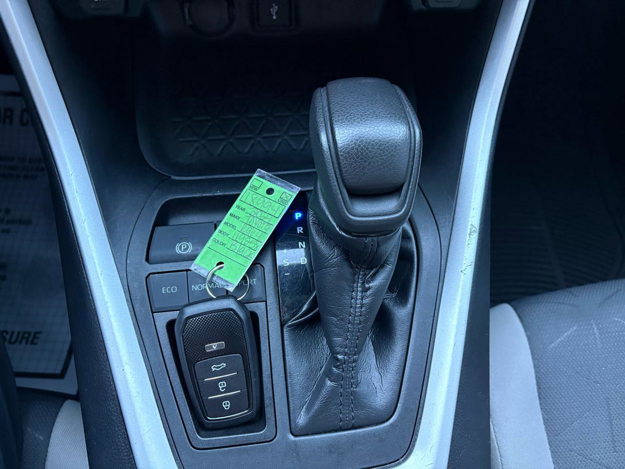 Used 2021 Toyota RAV4 XLE FWD image 24