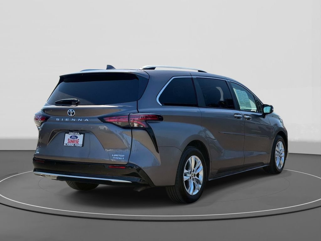 Used 2022 Toyota Sienna Limited AWD/4WD image 5
