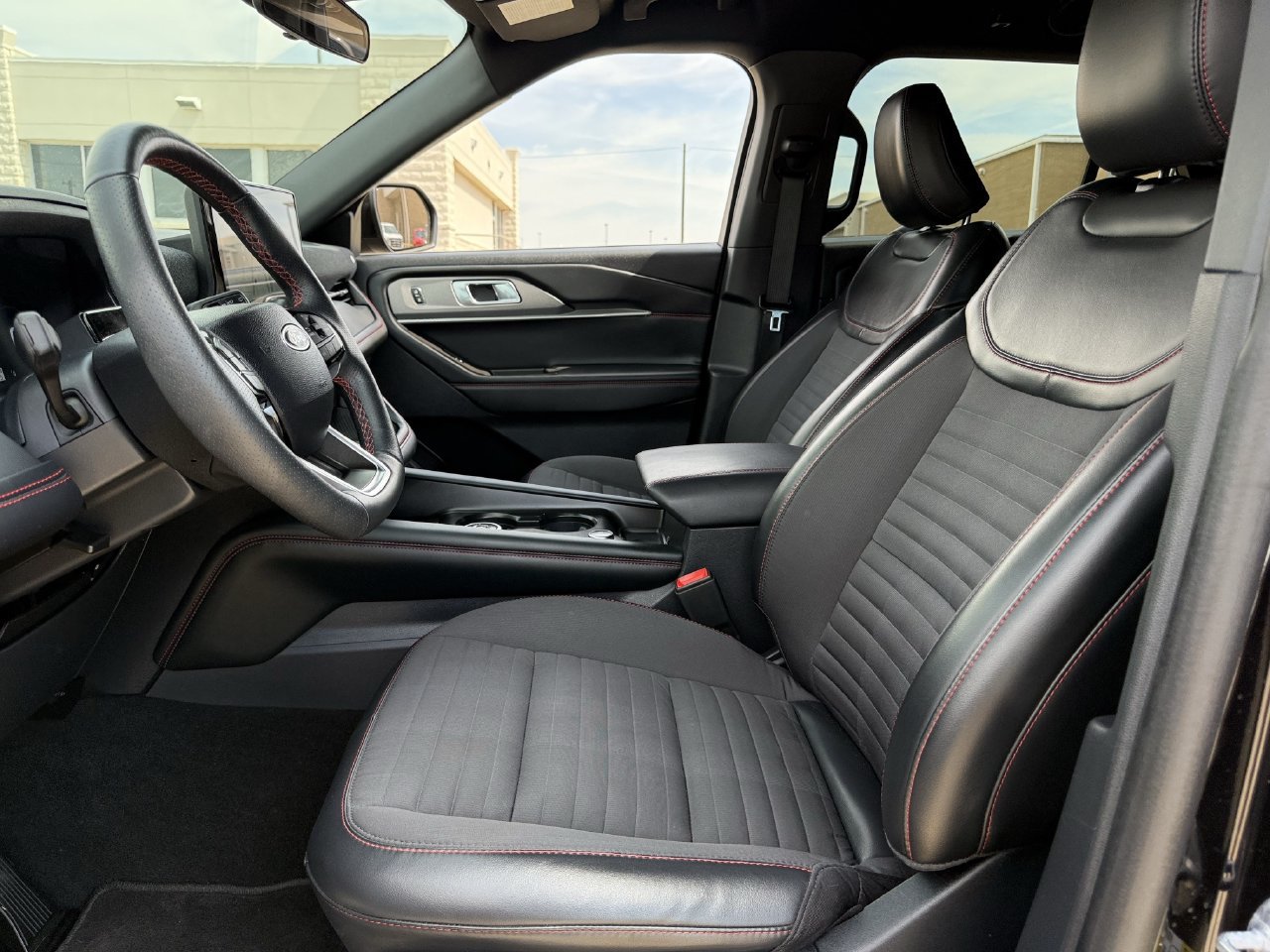 Certified 2025 Ford Explorer ST-Line RWD image 23