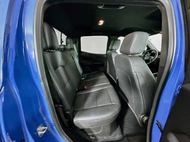 Used 2025 Chevrolet Colorado Trail Boss AWD/4WD image 31