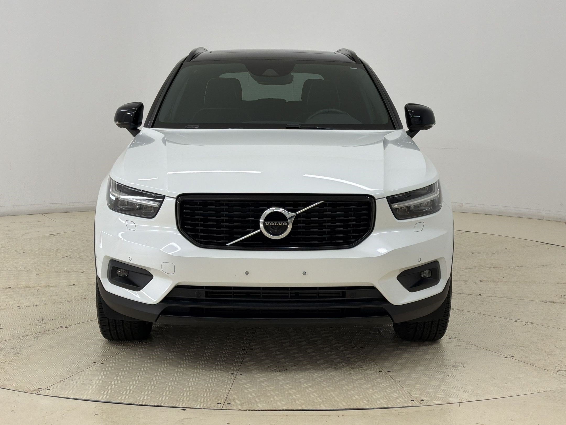 Used 2019 Volvo XC40 T5 R-Design AWD/4WD image 6