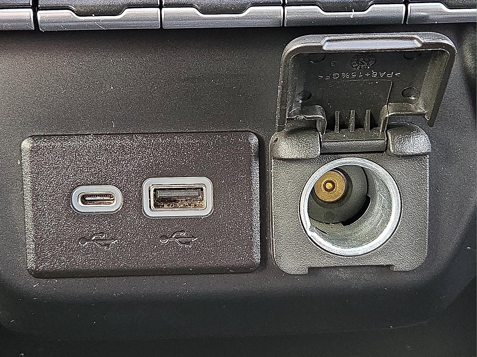 Used 2019 Chevrolet Silverado 1500 LT w/ Texas Edition image 17