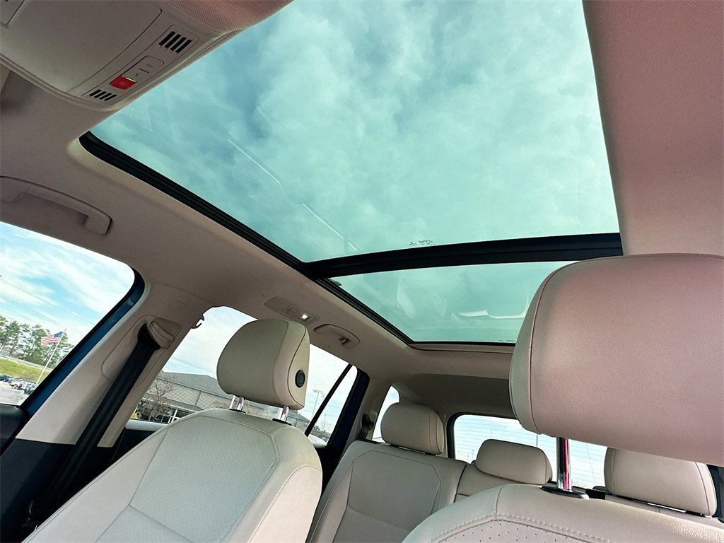 Used 2020 Volkswagen Tiguan SE image 12