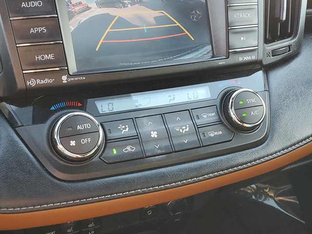 Used 2018 Toyota RAV4 SE image 27