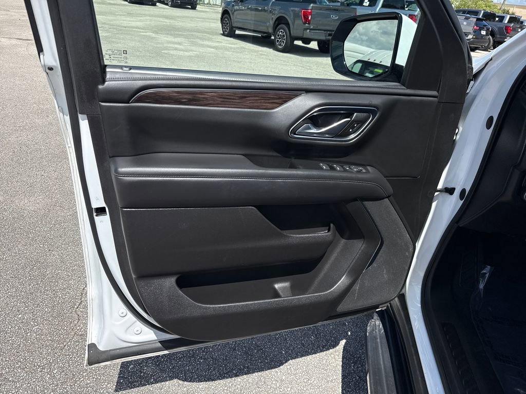 Used 2021 Chevrolet Suburban LS RWD image 13