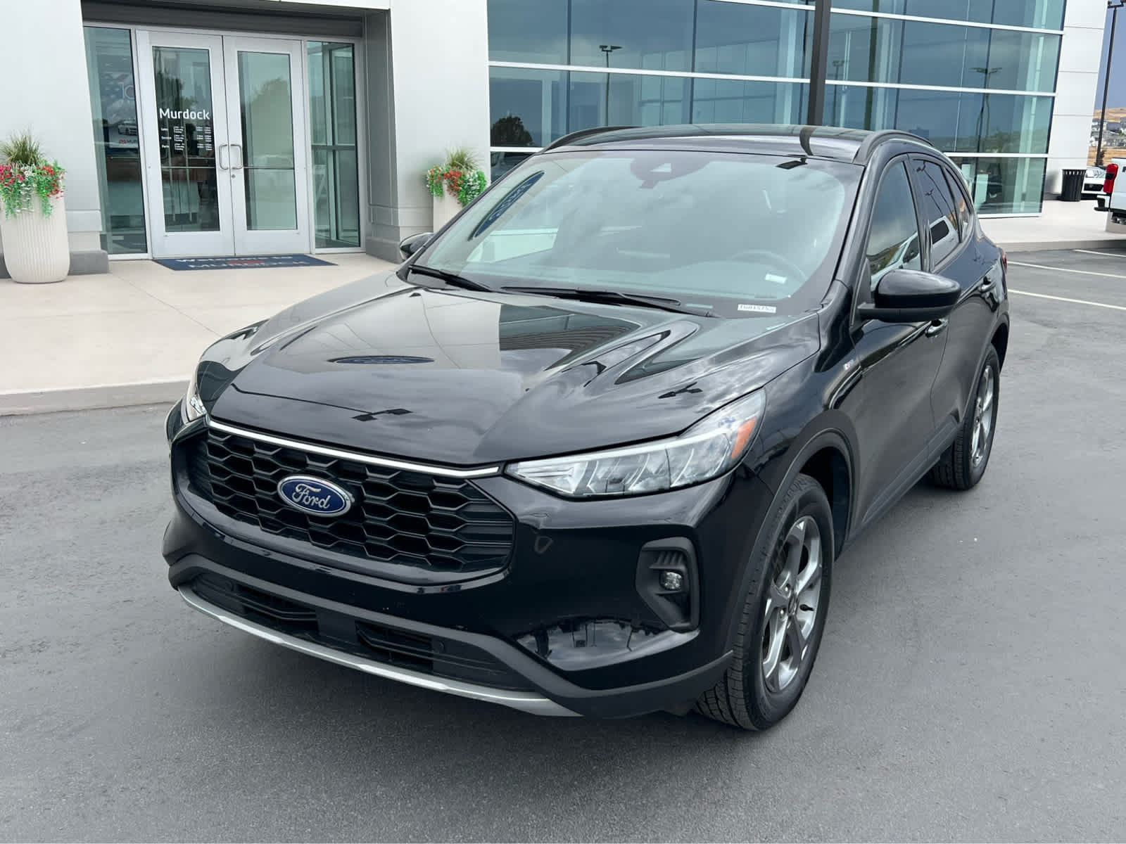 Certified 2025 Ford Escape ST-Line Select AWD/4WD image 2