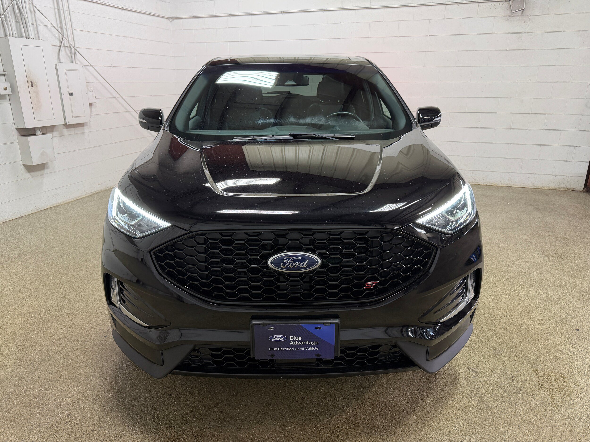 Certified 2020 Ford Edge ST w/ Cold Weather Package AWD/4WD image 33