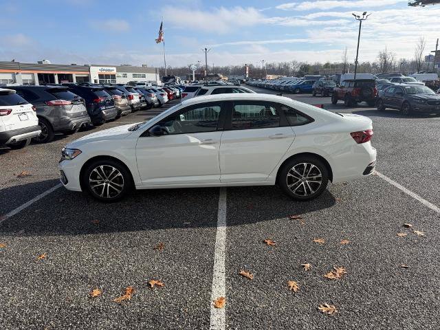 Used 2023 Volkswagen Jetta Sport image 5