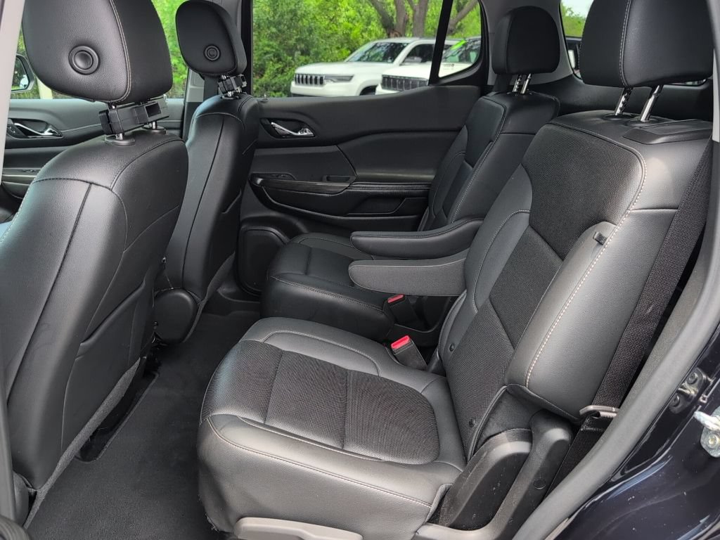 Used 2022 GMC Acadia SLT w/ Elevation Edition FWD image 11