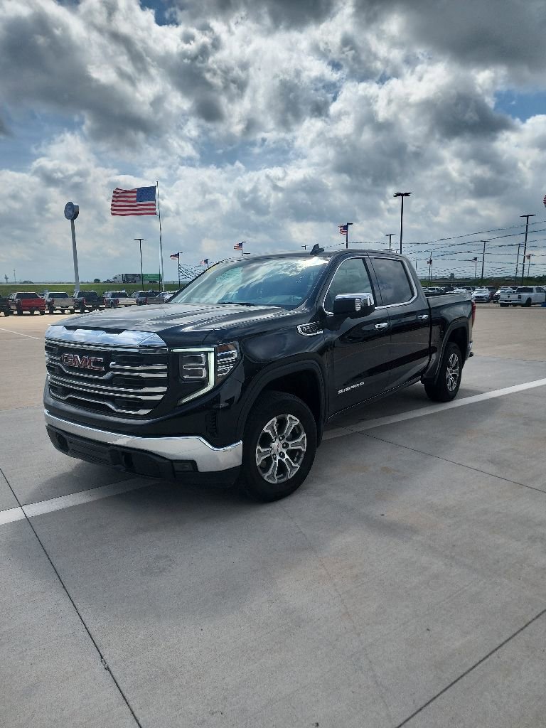 Used 2025 GMC Sierra 1500 SLT AWD/4WD image 6