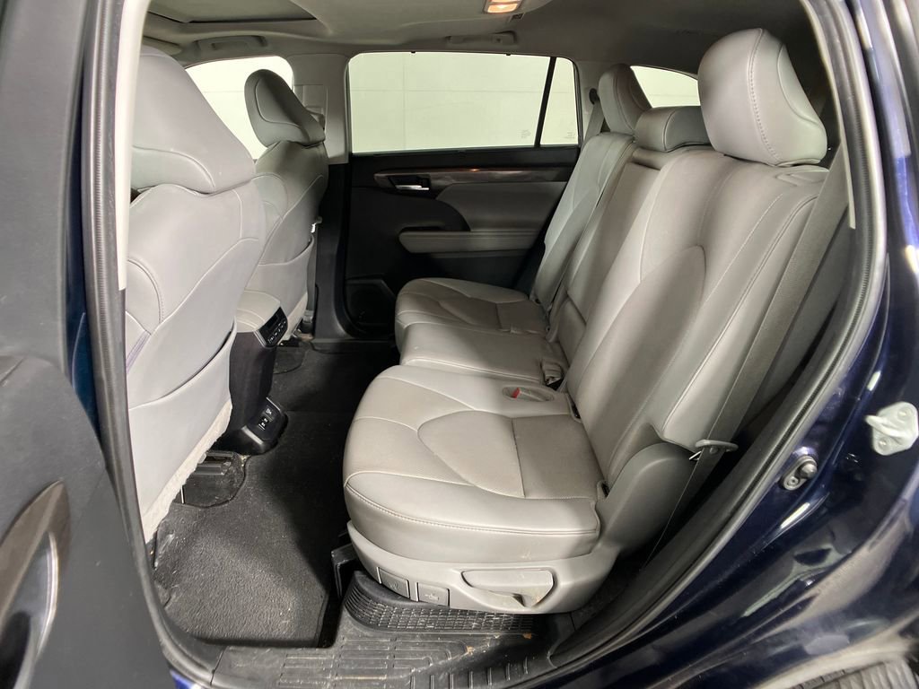 Used 2020 Toyota Highlander Limited image 30