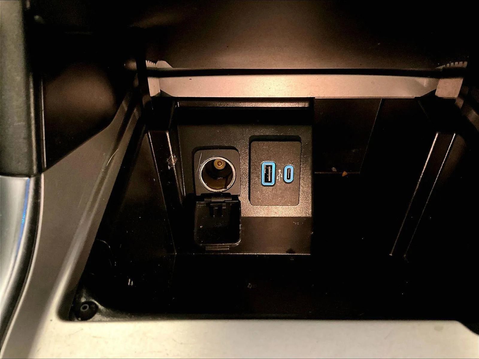 Certified 2023 Ford Explorer XLT w/ Equipment Group 202A image 32