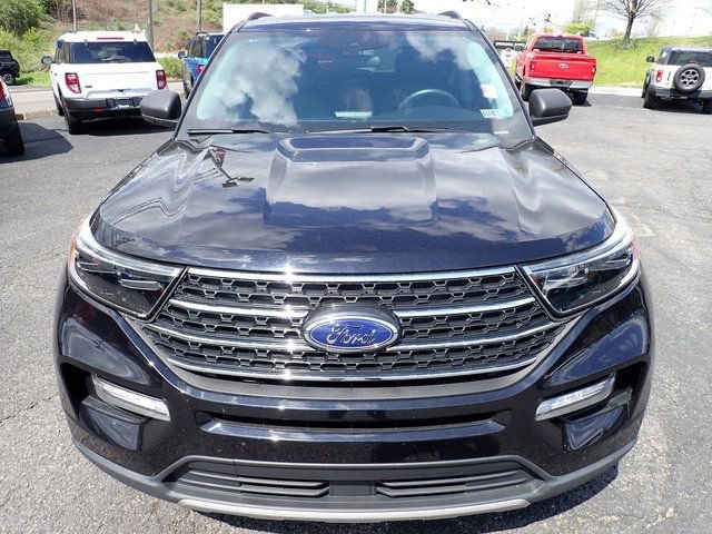 Certified 2023 Ford Explorer XLT w/ Equipment Group 202A RWD image 8