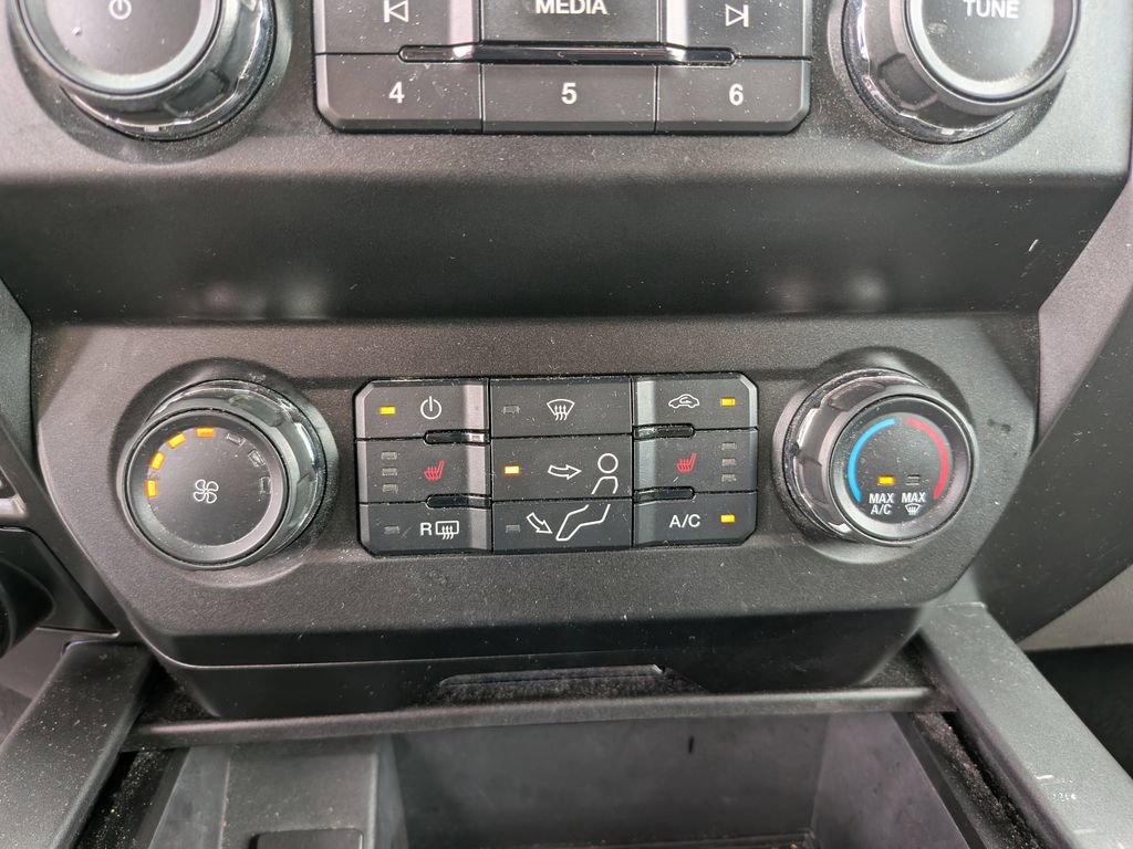 Certified 2021 Ford F250 XLT w/ XLT Premium Package AWD/4WD image 23