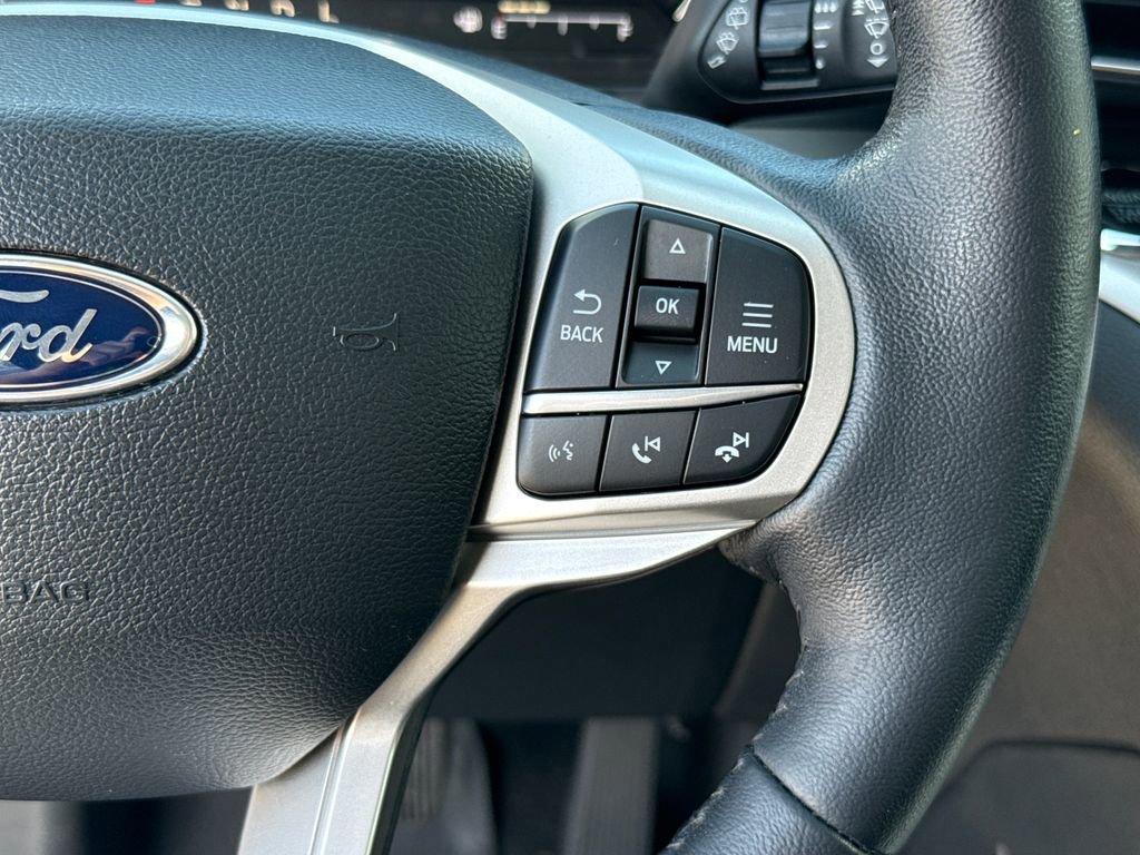 Certified 2022 Ford Explorer XLT w/ Equipment Group 202A AWD/4WD image 16