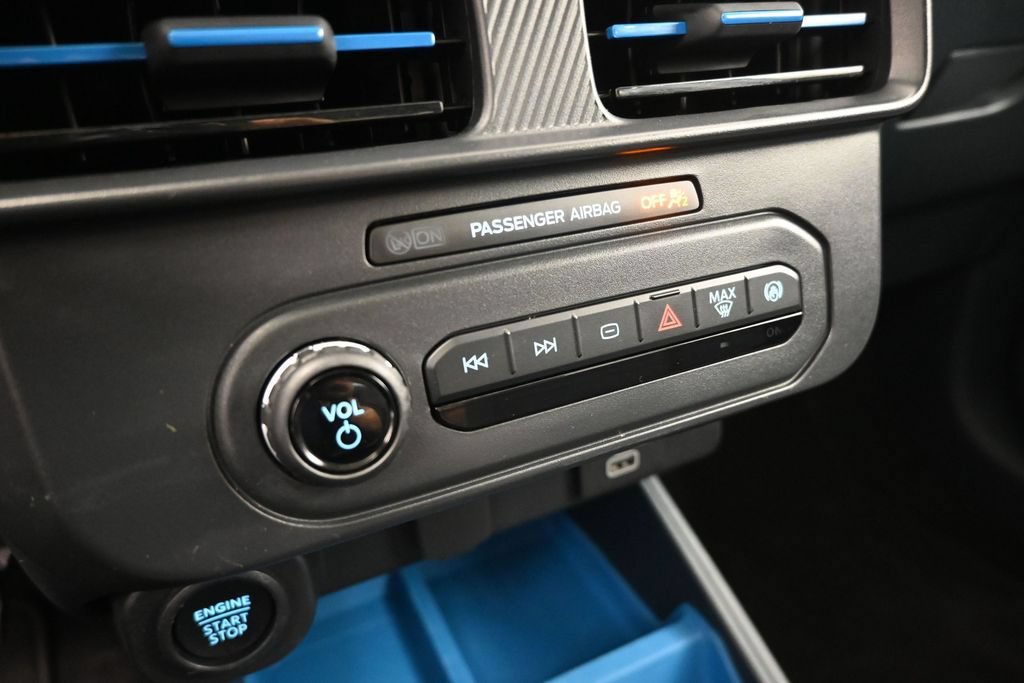 Certified 2025 Ford Maverick XLT FWD image 16