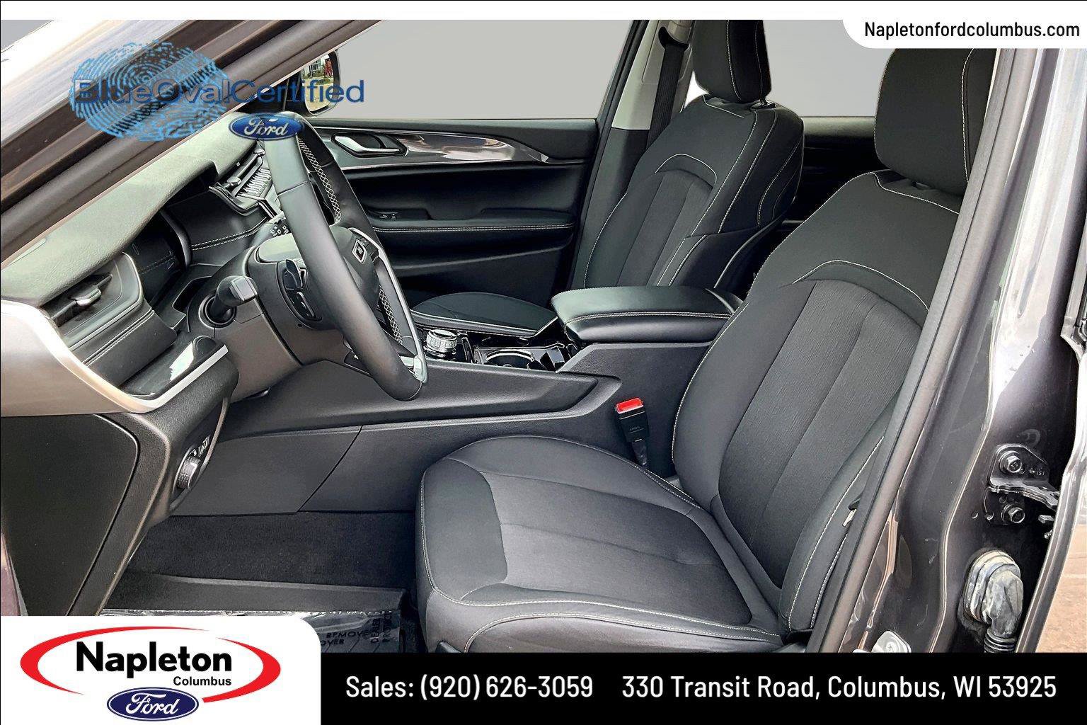 Used 2022 Jeep Grand Cherokee Laredo w/ Luxury Tech Group I AWD/4WD image 26