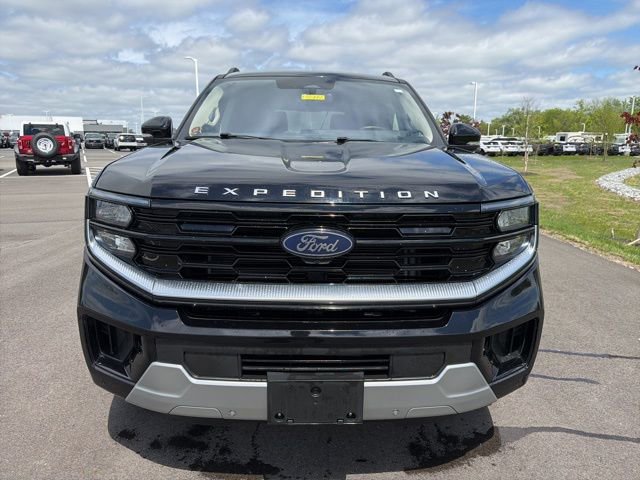 Certified 2025 Ford Expedition Platinum AWD/4WD image 3