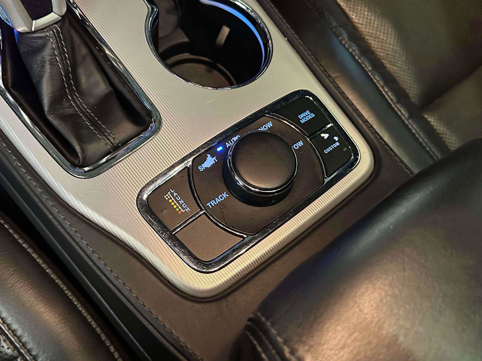 Used 2020 Jeep Grand Cherokee SRT image 30