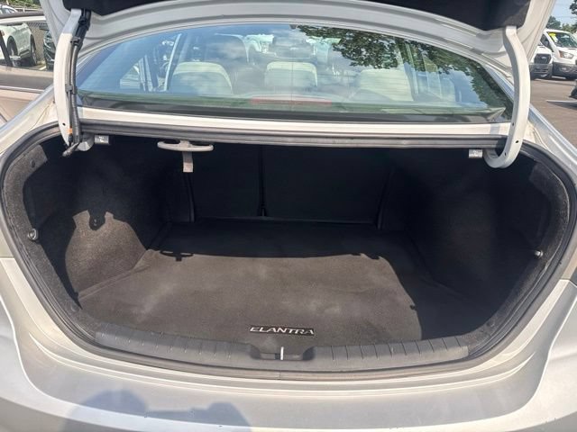 Used 2017 Hyundai Elantra SE FWD image 13