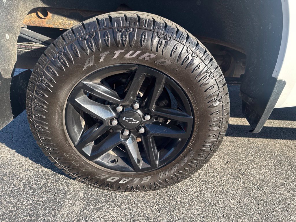 Used 2020 Chevrolet Silverado 1500 Custom Trail Boss AWD/4WD image 35