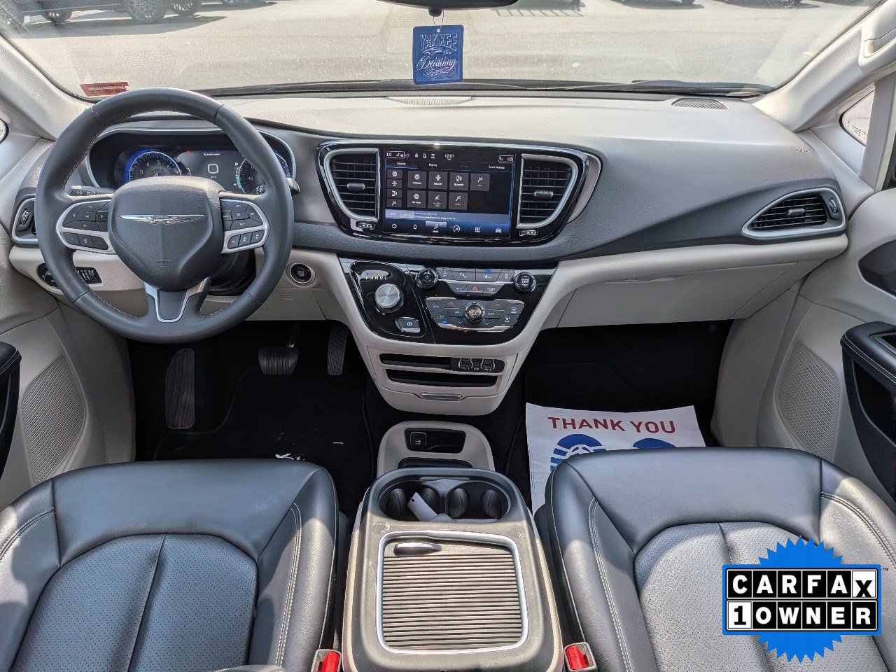 Used 2023 Chrysler Pacifica Touring-L FWD image 17