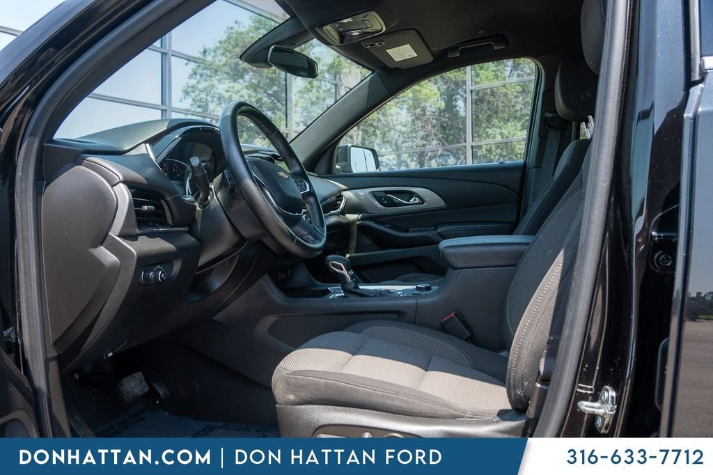 Used 2023 Chevrolet Traverse LT AWD/4WD image 3