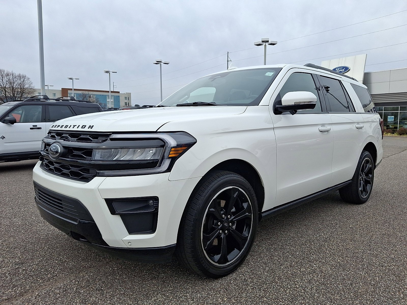 Certified 2024 Ford Expedition Limited image 4