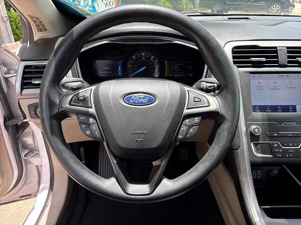 Certified 2020 Ford Fusion SE FWD image 17