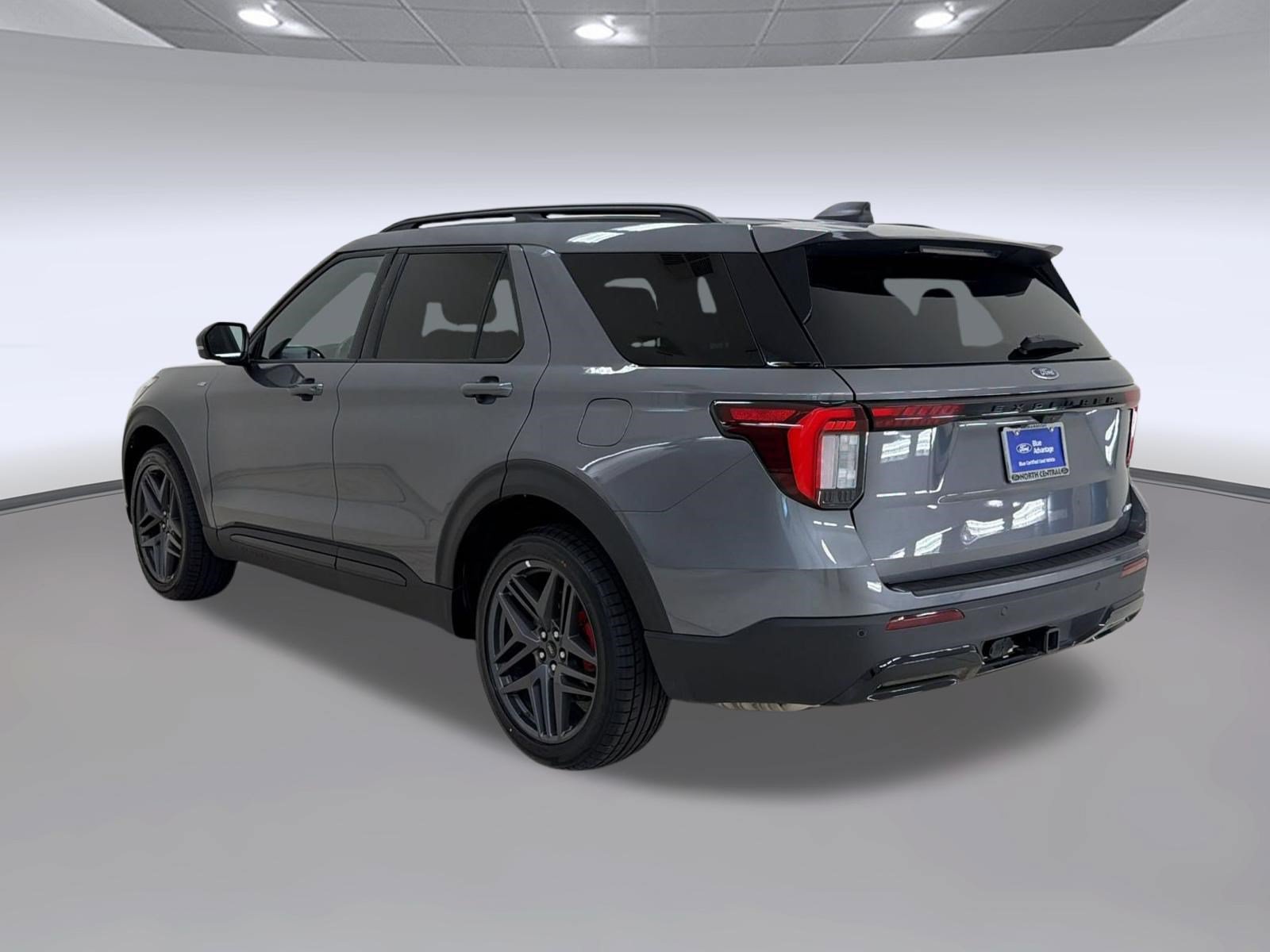 Certified 2025 Ford Explorer ST-Line w/ ST-Line Street Pack AWD/4WD image 3