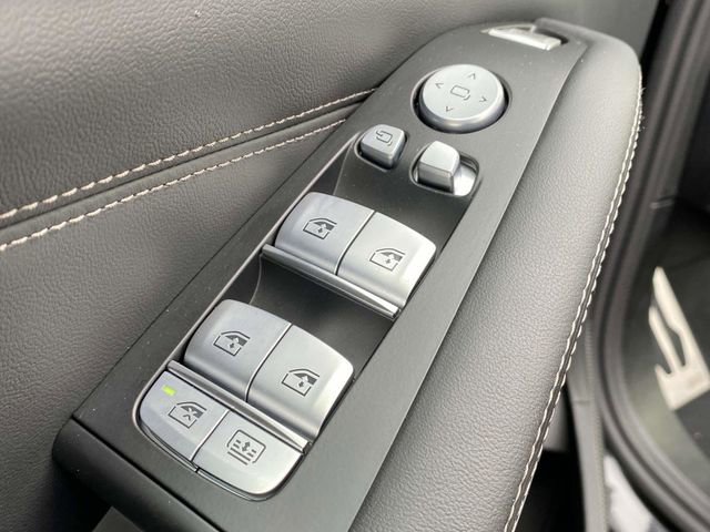 Used 2023 BMW X7 M60i w/ Executive Package image 23