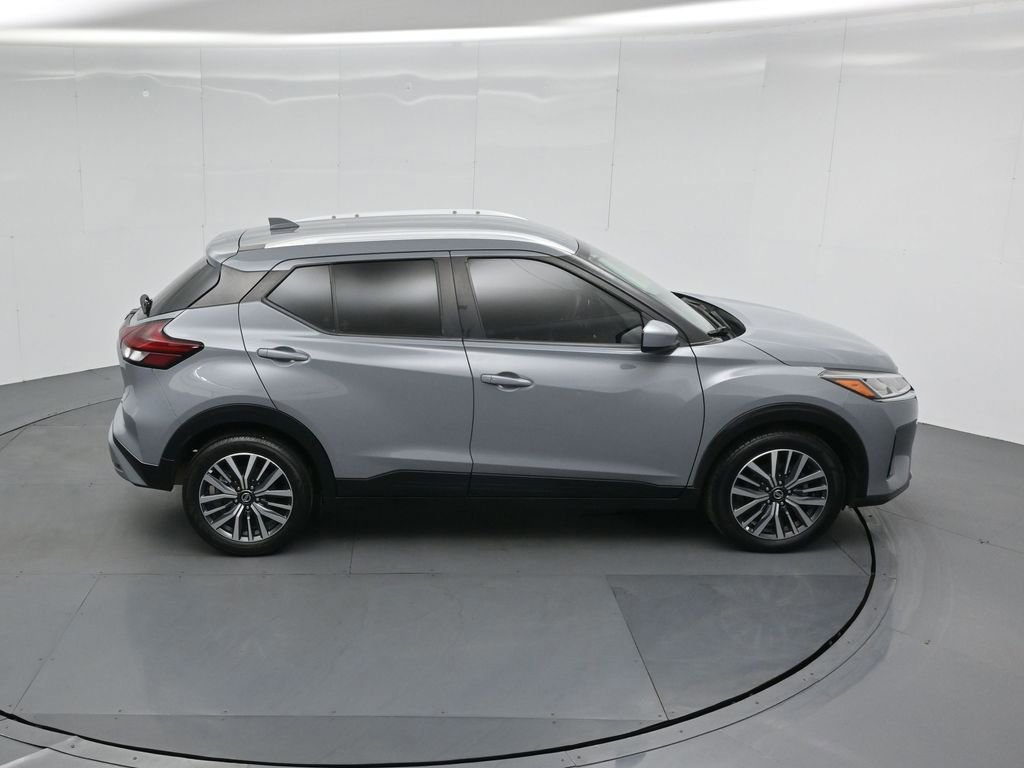 Used 2021 Nissan Kicks SV image 10