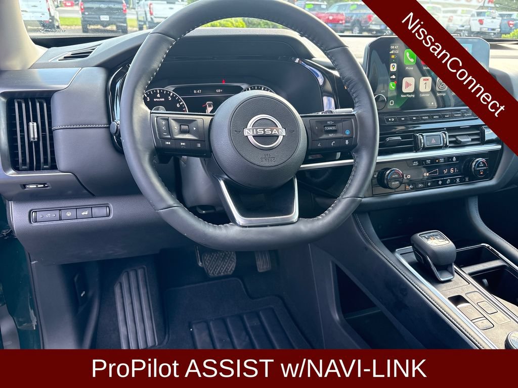 Used 2023 Nissan Pathfinder SL AWD/4WD image 11