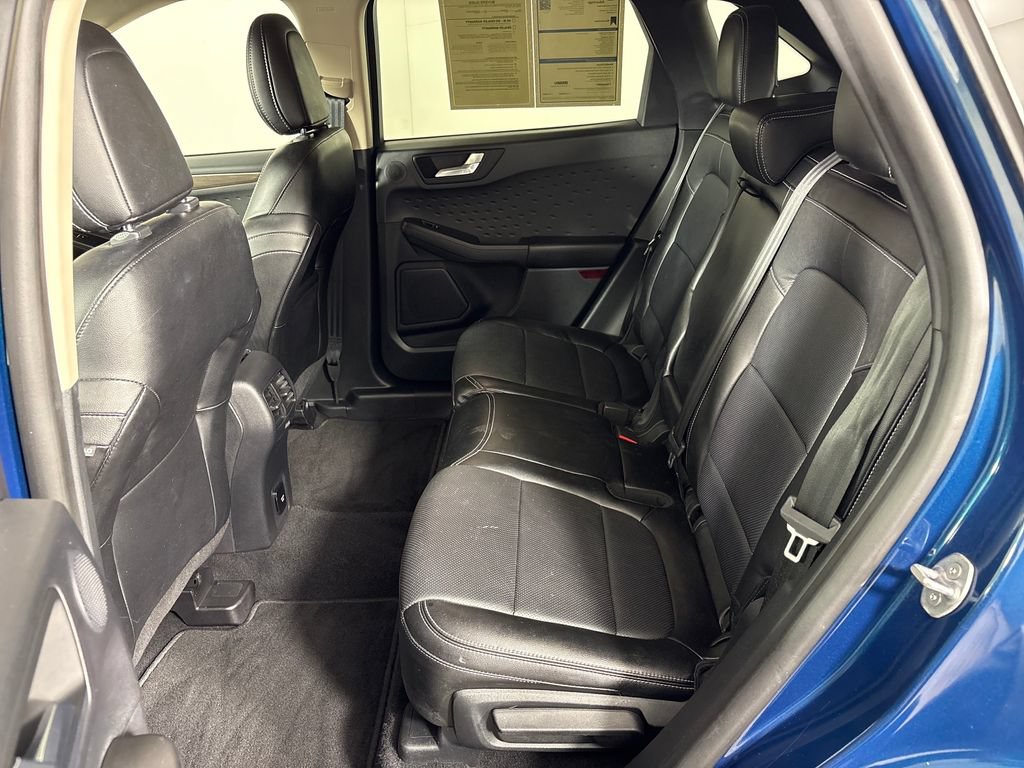 Certified 2020 Ford Escape Titanium w/ Titanium Premium Package 2.0 AWD/4WD image 25