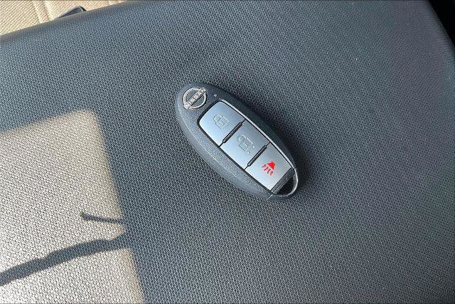 Used 2024 Nissan Frontier Pro-X RWD image 11