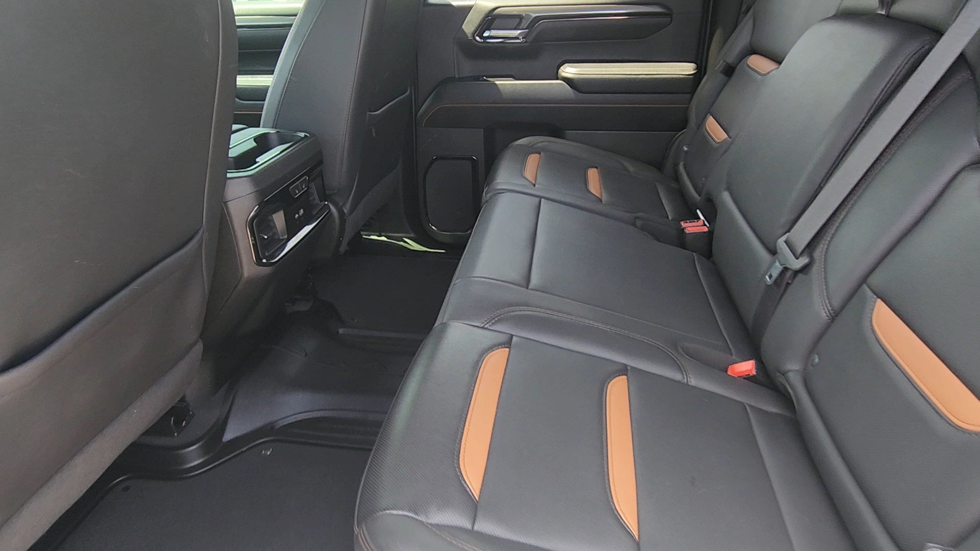 Used 2023 GMC Sierra 1500 AT4 w/ Technology Package AWD/4WD image 22