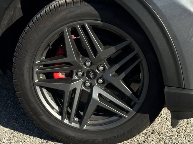 Certified 2025 Ford Explorer ST image 36