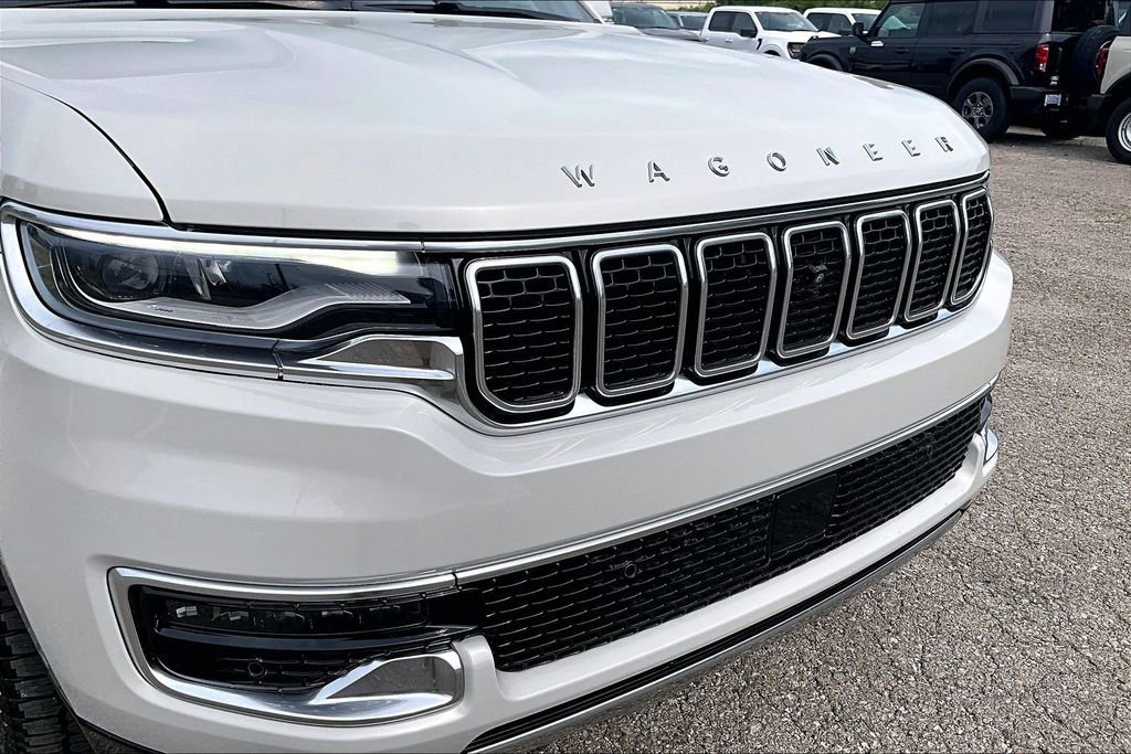 Used 2022 Jeep Wagoneer Series III w/ Convenience Group I AWD/4WD image 29