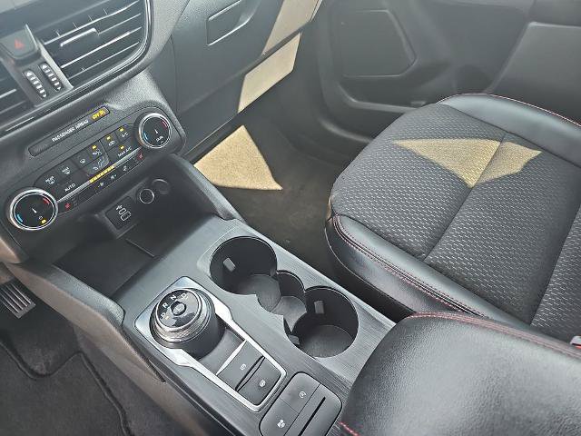 Certified 2025 Ford Escape ST-Line Select AWD/4WD image 24