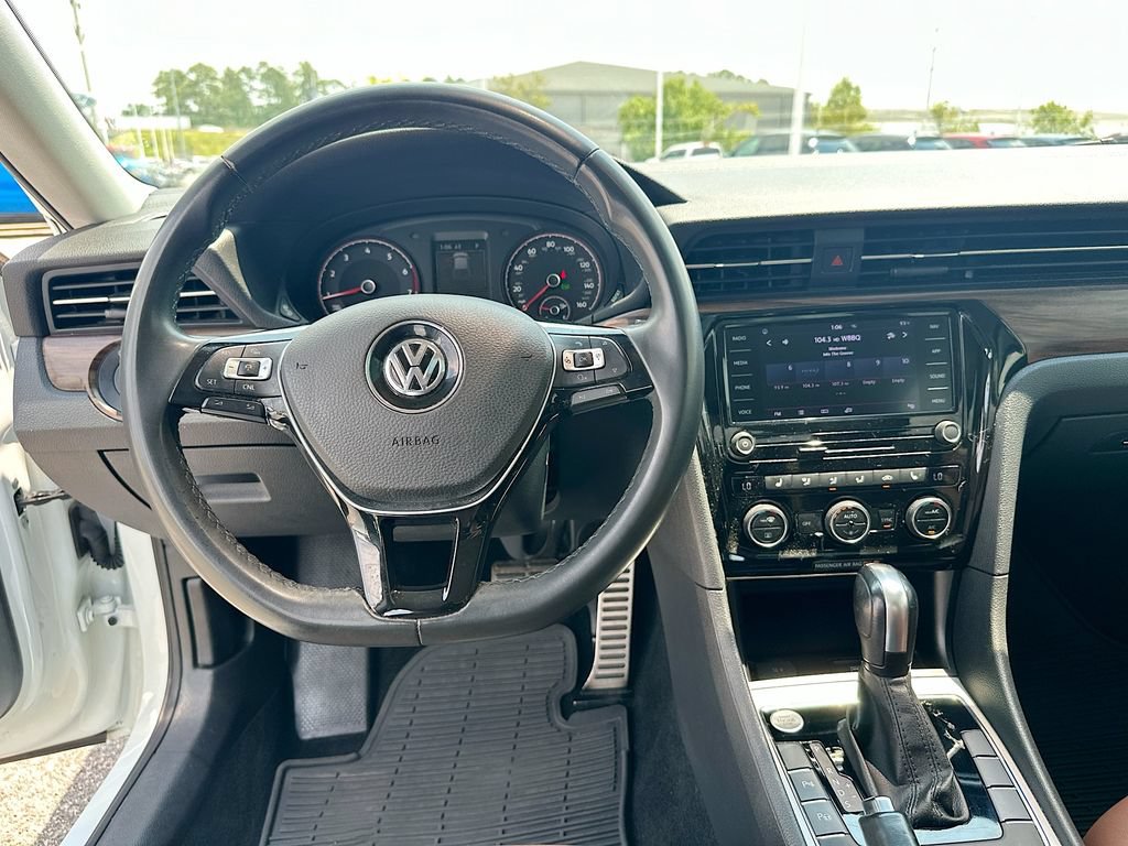 Used 2022 Volkswagen Passat 2.0T FWD image 19