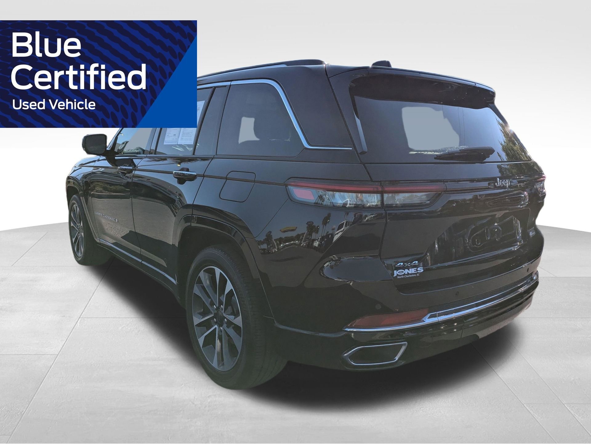 Used 2022 Jeep Grand Cherokee Overland w/ Luxury Tech Group IV AWD/4WD image 8