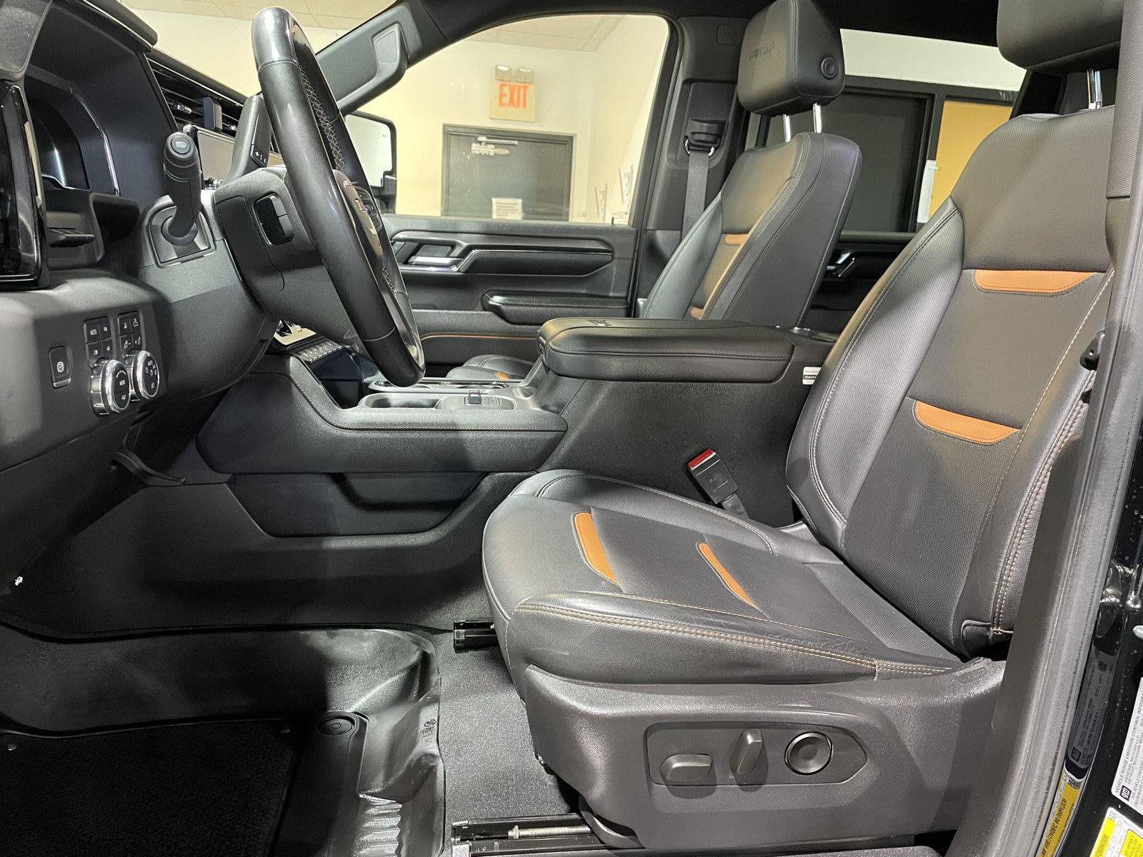 Used 2024 GMC Sierra 2500 AT4 w/ AT4 Premium Plus Package AWD/4WD image 19