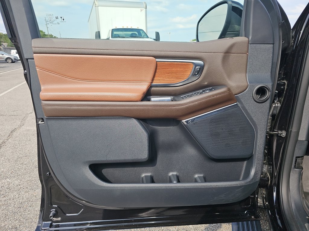 Certified 2025 Ford Expedition King Ranch AWD/4WD image 27