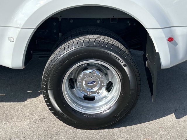 Certified 2026 Ford F350 Platinum w/ Platinum Plus Package AWD/4WD image 14